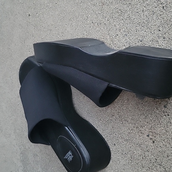 Women's Black Platform Slide Sandals - Picture 6 of 6